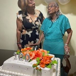 Meet your Posher, Angela